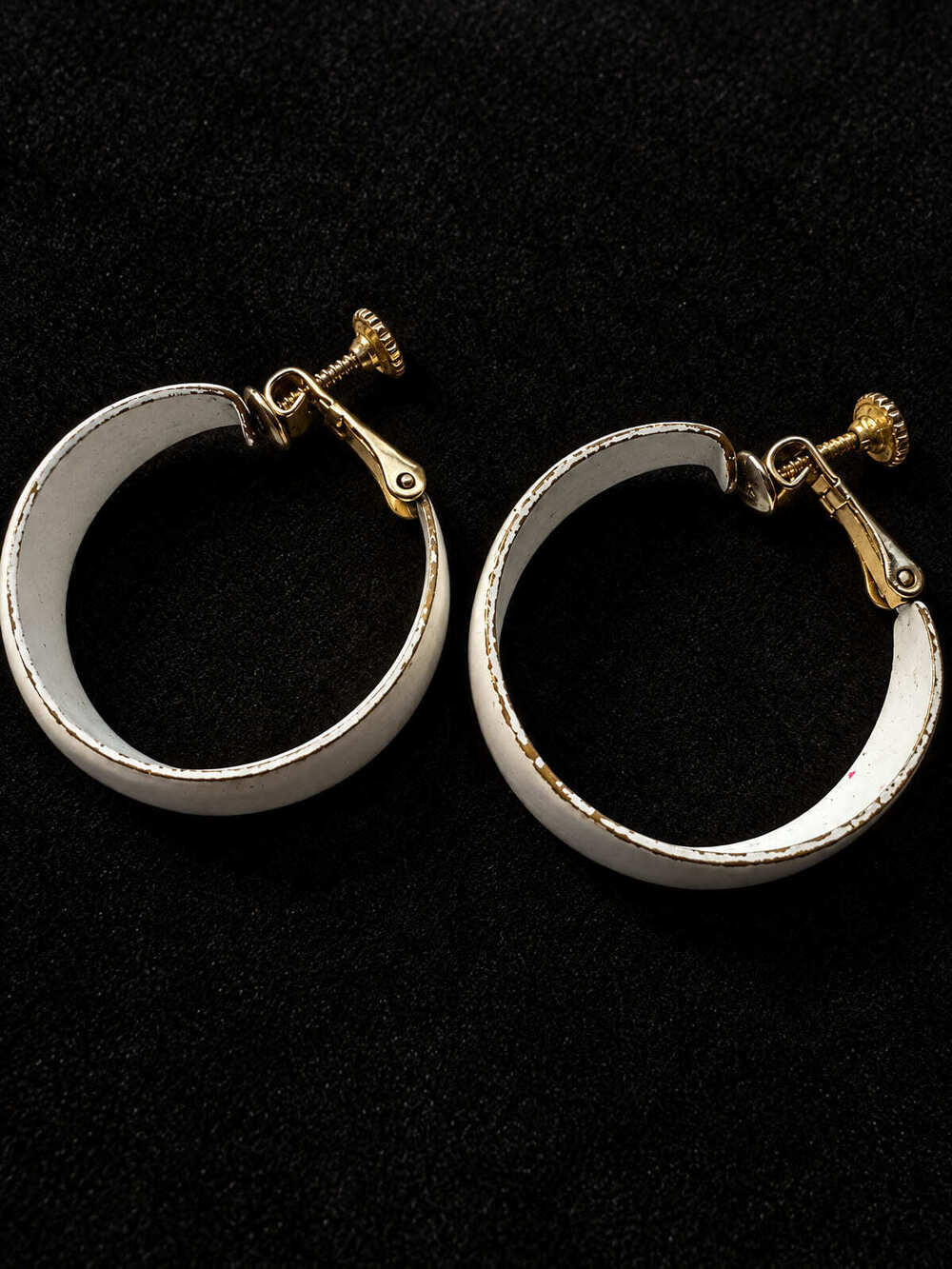⚜️ Hoop Clip-Ons | Mod-Style | White Enamel Gold-Tone Screw-Back 💗